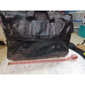 Spacious Carry-on Bag Lots of Zipper Compartments & Shoulder Strap Black